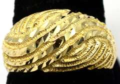Dazzling 14KT Yellow Gold Ring