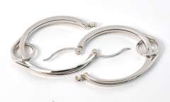 Unique Modern Interlocked WG Hoops