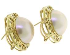 Pretty 14kt YG Mabe Pearl & Flush Set Diamond Etruscan Earrings