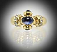 Modern and Appealing Cabachon Sapphire 18K Ring