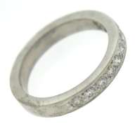 Stunning 18kt WG Round Cut Diamond Band