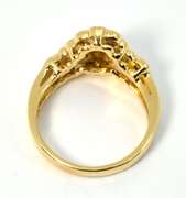 Stylish 18k Diamond Cluster
