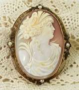 Beautifully Carved 10K Vintage Cameo