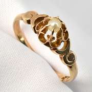 Sweet Antique Pearl Ring