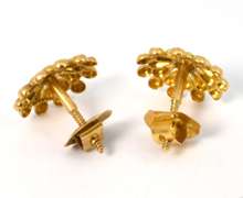 Intricate High Karet Stud Earrings