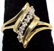 Vintage Diamond Cluster Ring in Gold