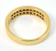 Easy to Wear Sapphire & Diamond Ring