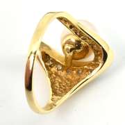 Nicely Designed Pearl & Diamond Ring