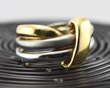Beautifully Designed 18K Two-Tone Gold Ring