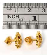 High Karet Stud Earrings