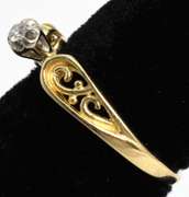 Elegant Diamond Ring in Yellow Gold