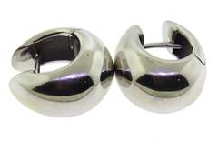 Beautiful 18kt Puffed Huggie Hoops