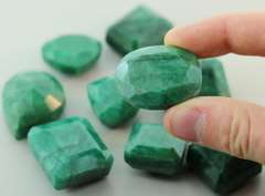 Huge 921.5ct 9 piece Emerald parcel