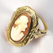 Beautiful Vintage Cameo Ring