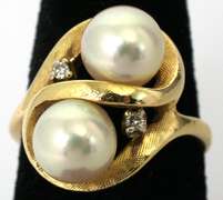 Unique 14KT Pearl Ring with Diamond Accents