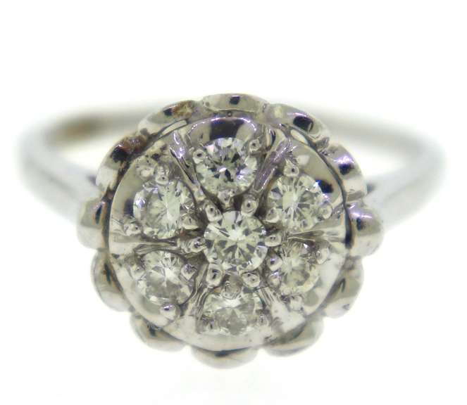 Fantastic White Gold Flower Diamond Ring