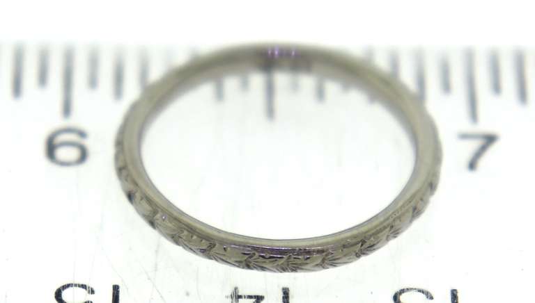 Classic Platinum Engraved & Milgrain Band