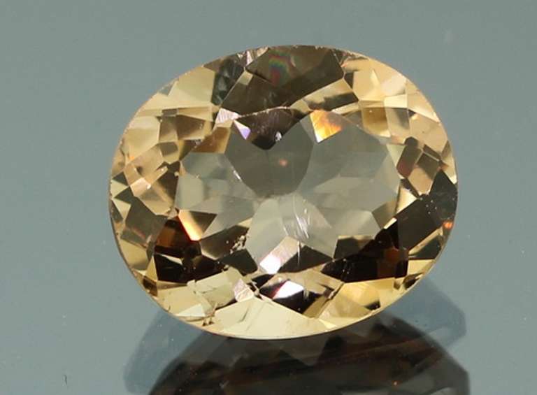 Bright and sparkling 5.80ct golden Topaz
