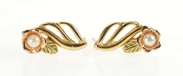 10K Yellow Gold Black Hills Leaf Pearl Wavy Dangle Earrings