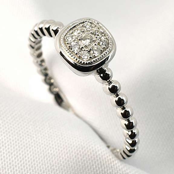 Feminine Diamond Ring in 14K White Gold