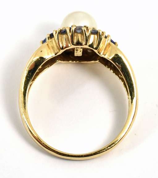Pearl and Iolite Ring