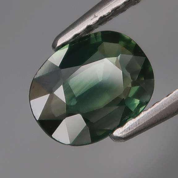 Gorgeous 2.66ct hunter green Sapphire