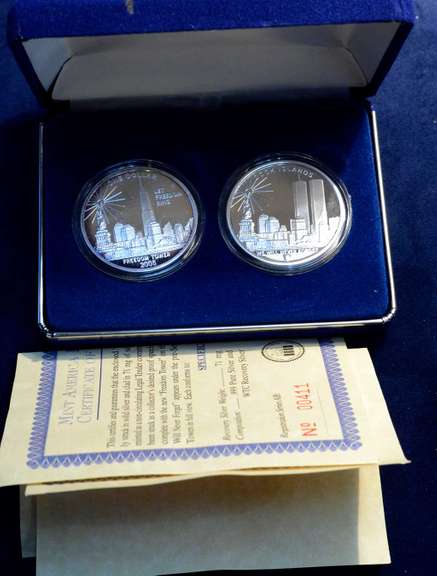 Freedom Tower 2 coin set of 1 oz Silver coins