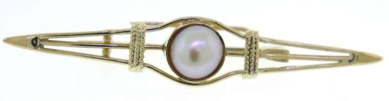 Elegant Yellow Gold Mabe Pearl Openwork Brooch