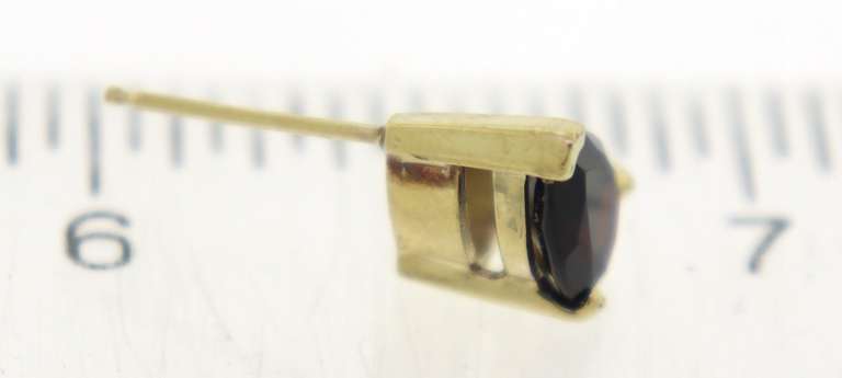 Pretty 14kt Yellow Gold Pear Cut Garnet Earrings