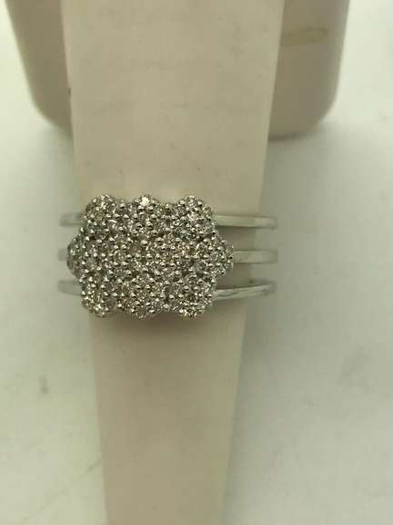 ladies 14k white gold diamond ring