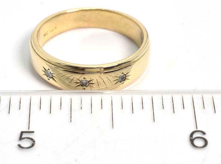 Cute Diamond Star Band in 14KT Yellow Gold