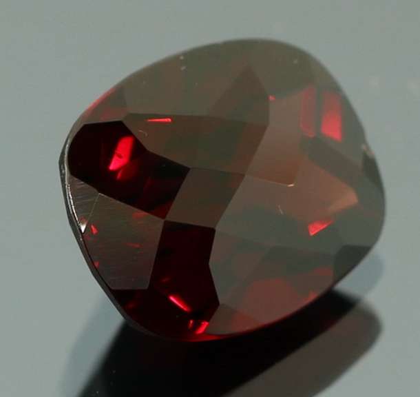 Elegant 5.88ct black cherry checker top Garnet
