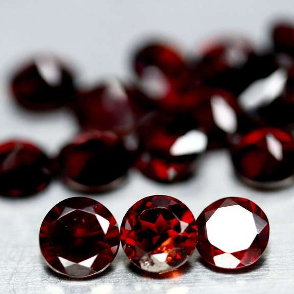 Ravishing wine red 6.23ct untreated Garnet set