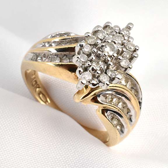 Cluster Ring with 43 Diamonds