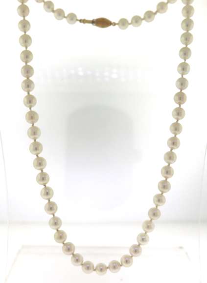 White Fresh Water Pearl Necklace