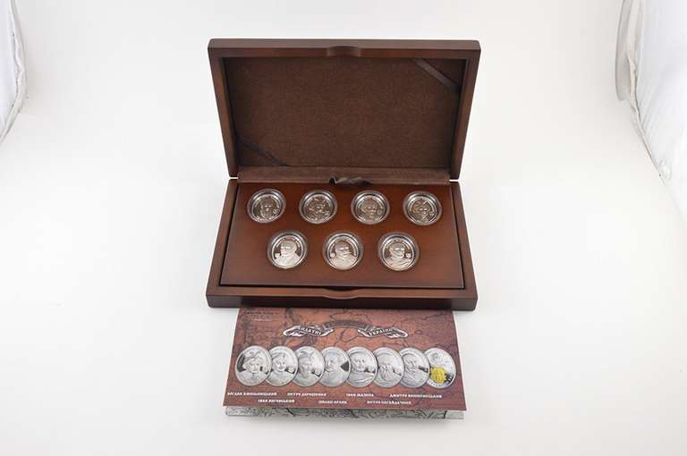2013 Niue $1 .999 Silver Proof With Gilding 7 Coin Set Box & COA