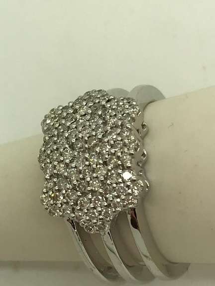 ladies 14k white gold diamond ring