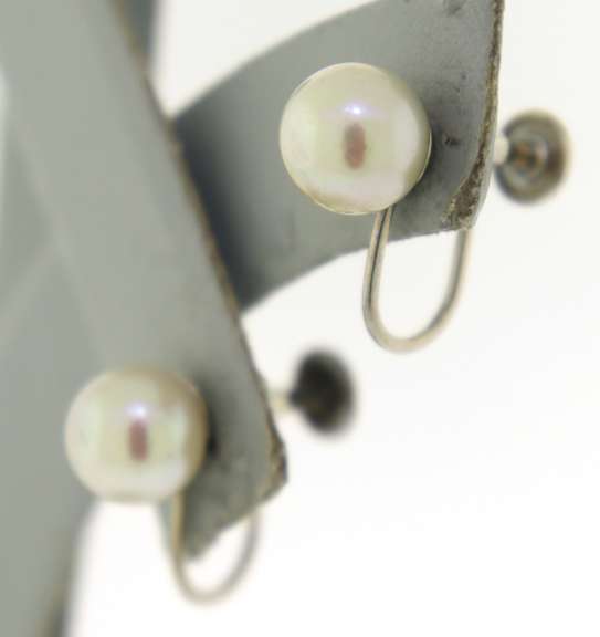 Modern 14kt White Gold Pearl Screw Back Earrings