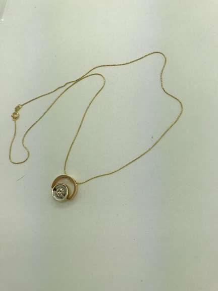 14K GOLD DIAMOND SOLITAIRE NECKLACE