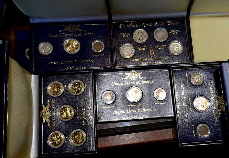 Lot of 5 Coin Display Boxes With Coin