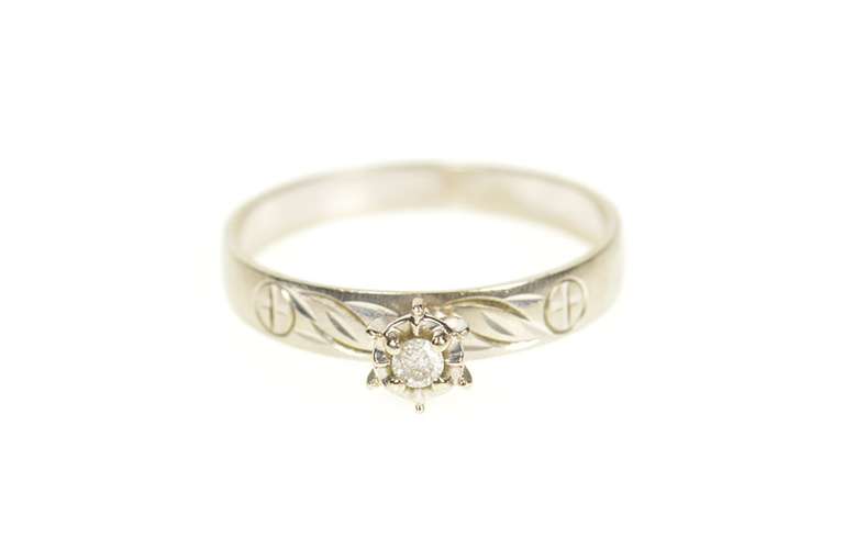 10K White Gold Retro Diamond Solitaire Cross Accent Promise Ring