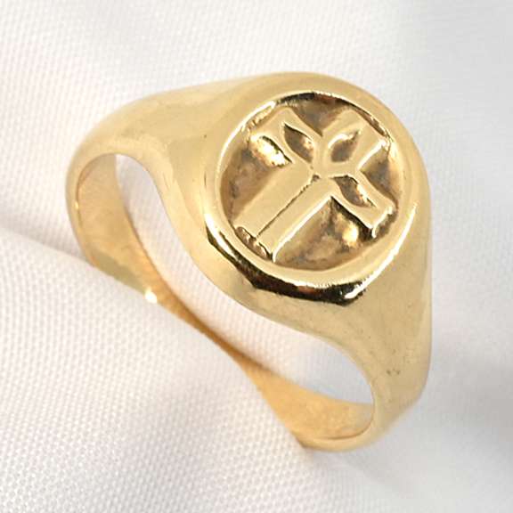 Easy to Wear Cross Signant Ring