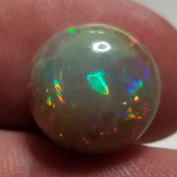 Stunning 6.35ct semi-black pinfire Welo Opal