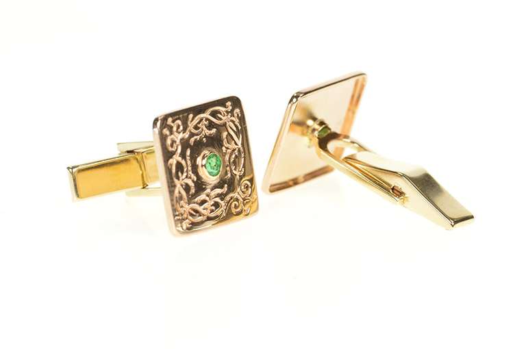14K Yellow Gold Retro Etched Emerald Inset Ornate Men's Cuff Links