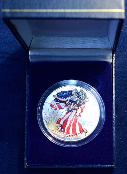 1999 Colorized American Silver Eagle in Capsule with Gift Box