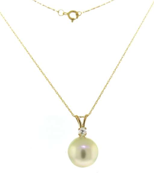 Pretty Yellow Gold 10mm Pearl Necklace