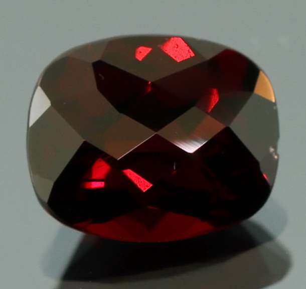 Elegant 5.88ct black cherry checker top Garnet
