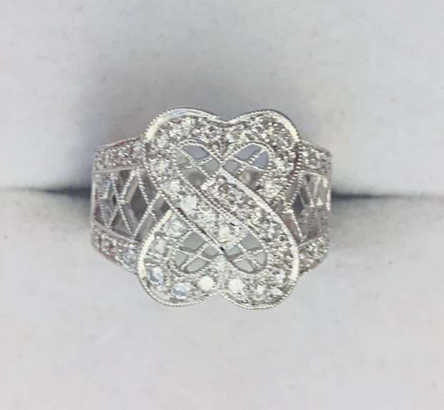 18kt Gold Diamond Ring