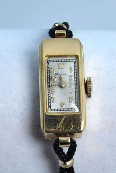 Ladies Waltham 14K Gold Manual Wind