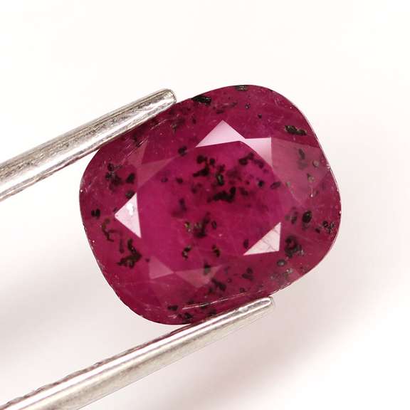 Striking 3.01ct unheated Mozambique Ruby